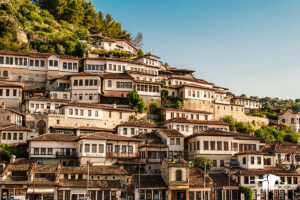 Vlora: Berat and Elbasan Guided Day Trip with Coffee